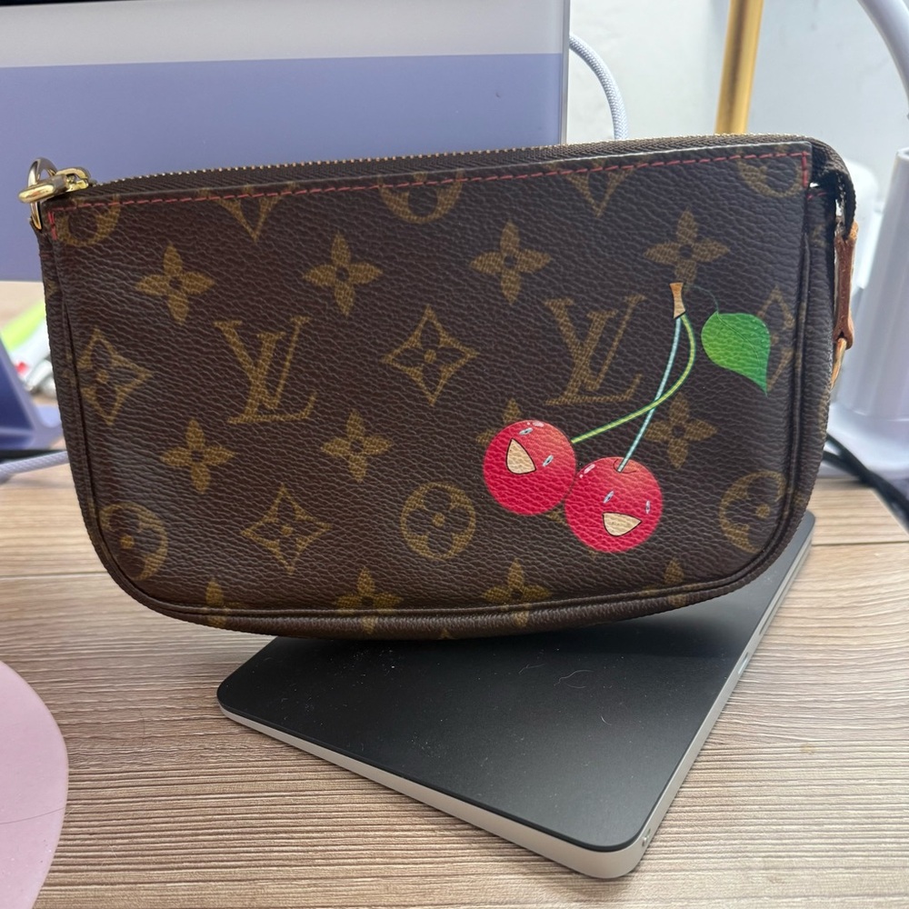 Louis Vuitton Takashi Murakami Cerises
Cherry Bucket Pochette Accessories Pouch